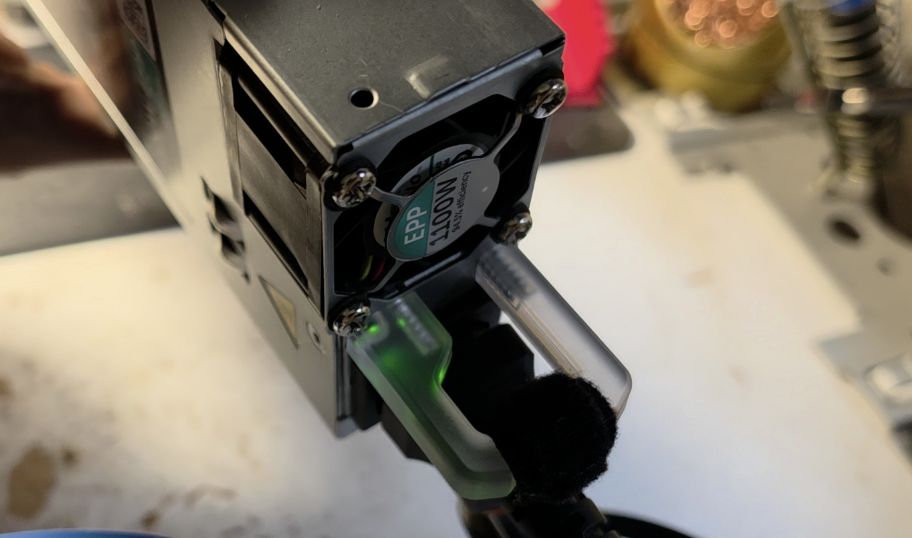 Status LED turns green as soon as mains power is connected.