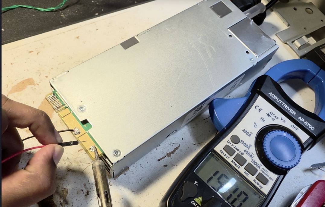 Dedicated ground tap soldered onto the output copper.
