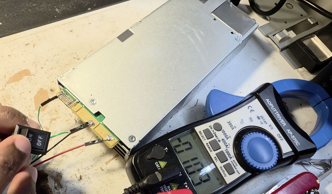 Dedicated +12 V power tap soldered on alongside it.