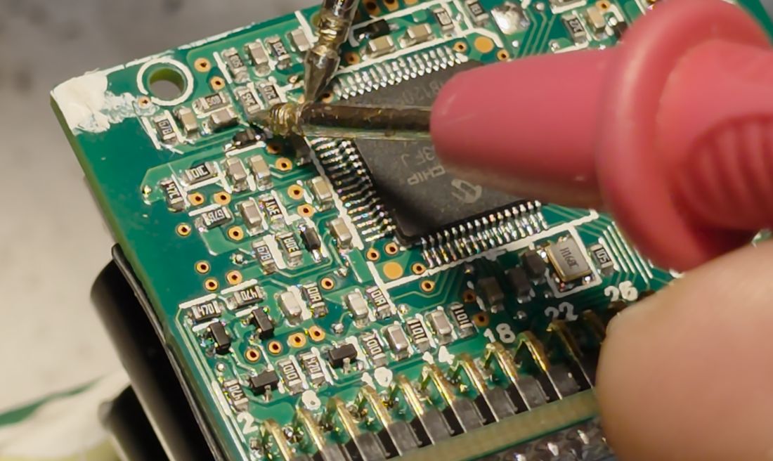 54C resistor, also tied to the 12 V rail.