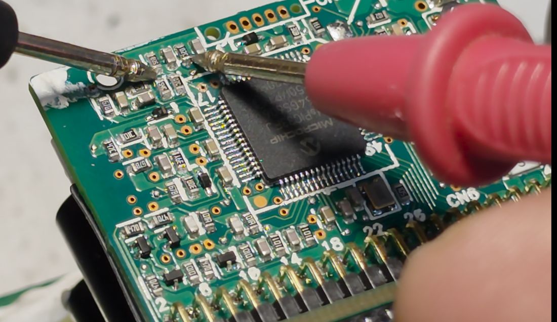 54C's other end feeding into 02C and a parallel capacitor.