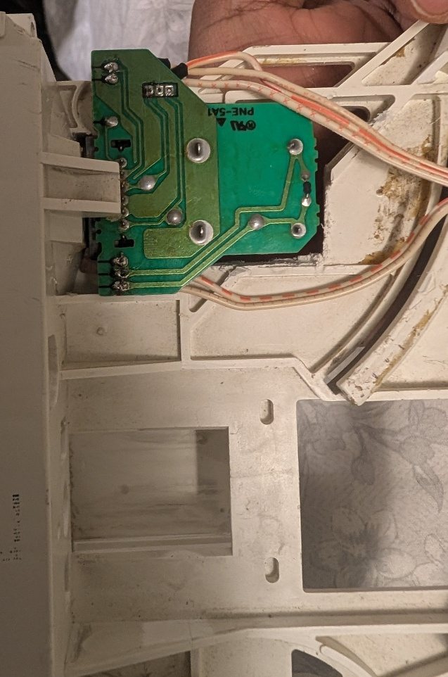 The motorized potentiometer installed on the AC actuator, bottom view.