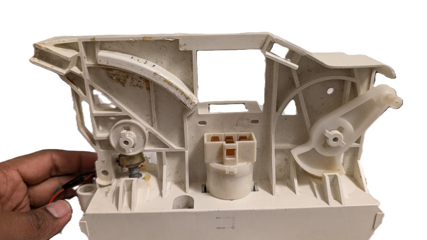 Photo of the potentiometer temporarily installed at the dashboard, viewed from the top.